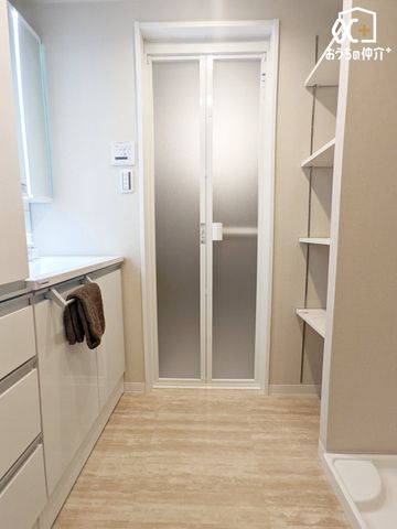 ʑEʏ ̂ʁ󁕒E߃Xy[XłBƂ̂ԂłĈւ炭炭łB