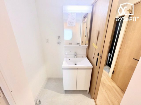 ʑEʏ ̂ʏ́AVvłȂ@\IȃfUCBL߂̃Xy[XƎ[[ĂA̐gxx₨ꂪX[Yɍs܂B