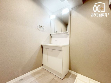 ʑEʏ ̂ʏ́AVvłȂ@\IȃfUCBL߂̃Xy[XƎ[[ĂA̐gxx₨ꂪX[Yɍs܂B