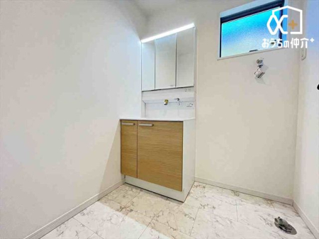 ʑEʏ ̂Ƒ݂ȂgʎBZɂ͎g₷ʂŁAXeLȈ̃X^[g܂傤B