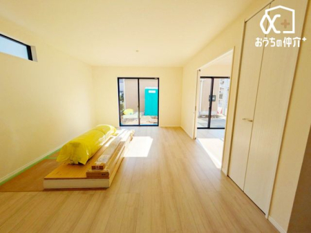 rO RՂ̖邢ԂŁAKȐn߂܂񂩁B