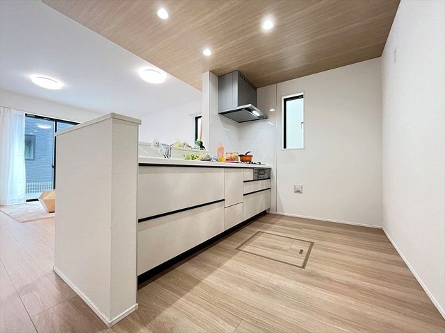 Lb` ƑƉby߂Lb`łB΂ɂ邩AbRƂ݂͂܂B܂ArO̗lq킩̂ňSčƂɏWł܂ˁB