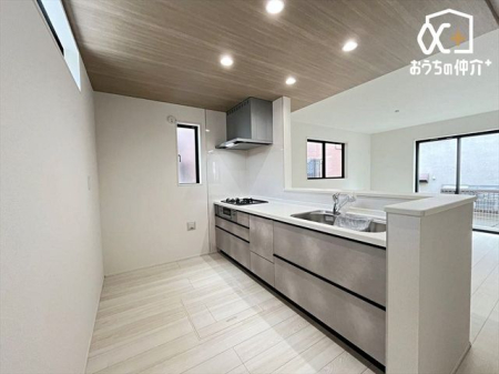 Lb` ƑƉby߂Lb`łB΂ɂ邩AbRƂ݂͂܂B܂ArO̗lq킩̂ňSčƂɏWł܂ˁB