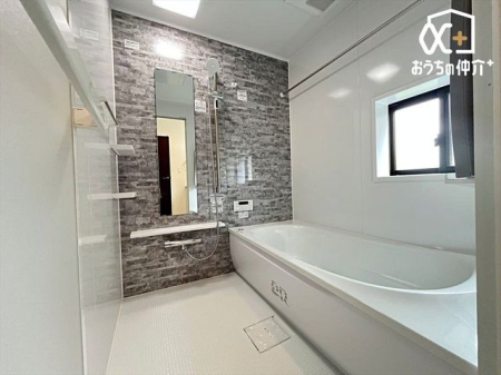  ̂ԂŃbNXoX^CBoX^uɂĊȂSƑ̂tbVB̔Ă鐴̂oX[B