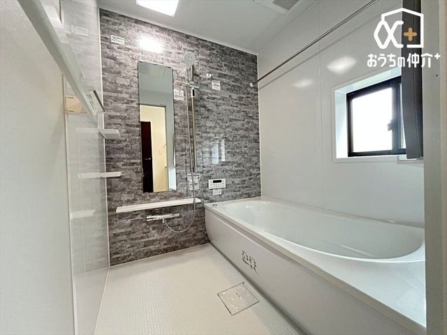  ̂ԂŃbNXoX^CBoX^uɂĊȂSƑ̂tbVB̔Ă鐴̂oX[B