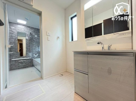 ʑEʏ ̂Ƒ݂ȂgʎBZɂ͎g₷ʂŁAXeLȈ̃X^[g܂傤B