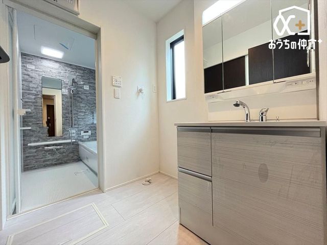 ʑEʏ ̂Ƒ݂ȂgʎBZɂ͎g₷ʂŁAXeLȈ̃X^[g܂傤B