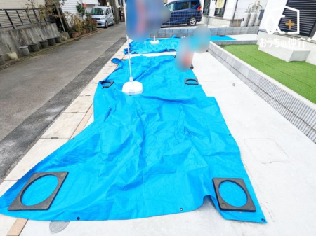  �J�[�X�y�[�X�̗l�q�B�Ԓʂ�̏��Ȃ��O�ʓ��H�ł��Ԃ̏o����������N���N�ł��B