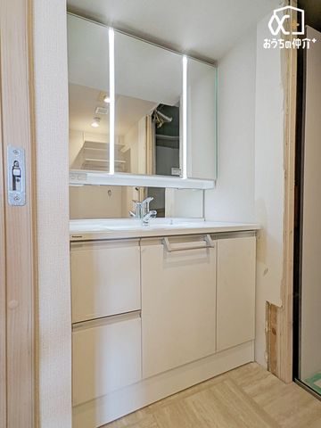 ʑEʏ Oʋ^Cv̐ʉϑłBOʋ^Cv̐ʉϑ͎g肪ǂAׂ[ł܂B[XbLЕtʏłB