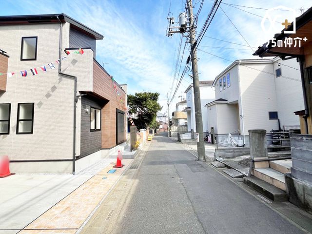 ���n�O�ώʐ^ ���ԃX�y�[�X��2�䕪����B���Ǝ{�݂��_�݂����z�X���ւ��߂����Ԃł̂��o�������X���[�Y�B