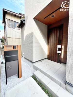 ���� �O���猩�����ւ̗l�q�B���������Ə�i���������������ԁB�����̏o���肪�C�����悭�s���܂��B