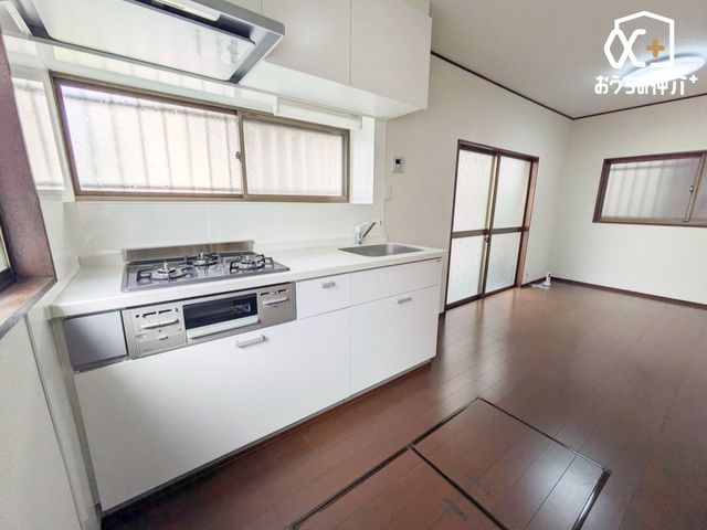 Lb` `Kitchen`gLb`炱AH̏yԂɁAZłX[YɖʂȂƂłAȒPɂłȂǁAyLb`Xy[XɎdグ܂B