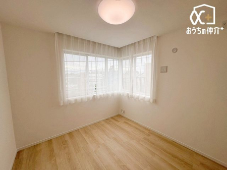 q qƂĂ\ȍL邨łBƑẌ炬̋ԂmۂłAvCx[gȃxbh[͕炷̊őグ̂łB