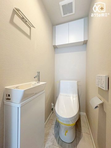 gC `Toilet`gꏊ炱A₨|ȒPȃVvȃfUC̗p܂BǖʂɒI܂̂ł[邱Ƃł܂B