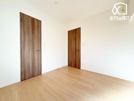 Q Ƌ̔zu₷VvȃfUC̐QB