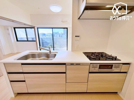 Lb` Lb`ƃ_CjO𕪂AH◿̎󂯓n₷ΖʎBȂƑƃR~jP[V܂BCɓ̎G݂AőfGȃJtF̂悤ȋԉoy߂܂B