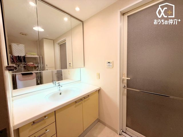 ʑEʏ `Wash room`̍Qԑтł]TĎxxłLpE_[[B[LxȂ̂ŌڂXbLƐڂł܂B