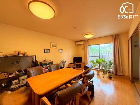 rO `Living`͋CLDKB̂т肭낮\t@AHyރ_CjOZbguĂ͂܂B