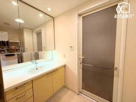 ʑEʏ `Wash room`̍Qԑтł]TĎxxłLpE_[[B[LxȂ̂ŌڂXbLƐڂł܂B