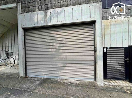  ԃXy[X1䕪BƎ{݂_݂zXւ߂Ԃł̂oX[YBVb^[tԌɂłԂ𕗉J܂B