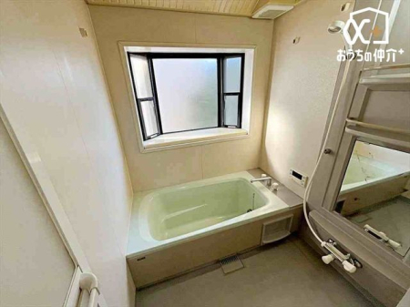  ̂ԂŃbNXoX^CBoX^uɂĊȂSƑ̂tbVB̔Ă鐴̂oX[B