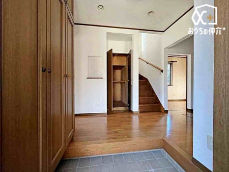  ͋Čւ́AZ܂̑ۂiɉoBV[Y{bNXAԂLۂĂX}[gȐ݌vłB