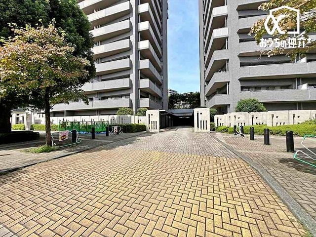 ̑ Ԓʂ̏ȂBԂ̏oĂłAƂłBnɂĐm߂B