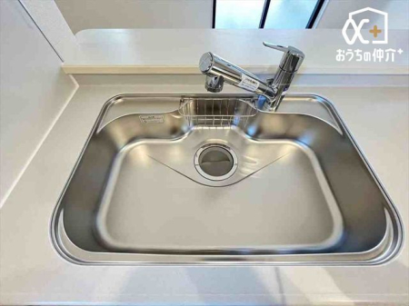 �L�b�`�� �L�X�Ƃ����V���N�̗l�q�ł��B�􂢕�������V���N�́A�����̐􂢕����y�������Ă���܂��B