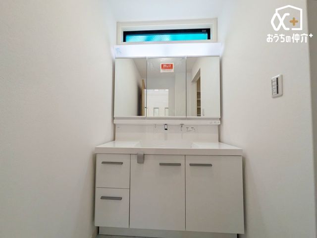 ʑEʏ `Wash room`傫Ȑʁ@Ƒ݂ȂgʎBZɂ͎g₷ʂŁAXeLȈ̃X^[g܂傤BCv̐ʉϑ