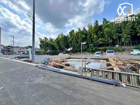 nOώʐ^ ՐÂȏZnŎqĉƑɃsb^B̂UKȗ΂Ɍb܂ꂽGAŁARɕ܂ꂽ₩ȕ炵邽߂́AƂ肠ZĂ܂B