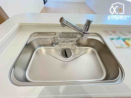 �L�b�`�� �L�X�Ƃ����V���N�̗l�q�ł��B�􂢕�������V���N�́A�����̐􂢕����y�������Ă���܂��B