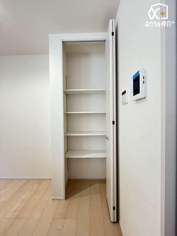 ���[ �L�b�`���ɂ���֗��Ȏ��[