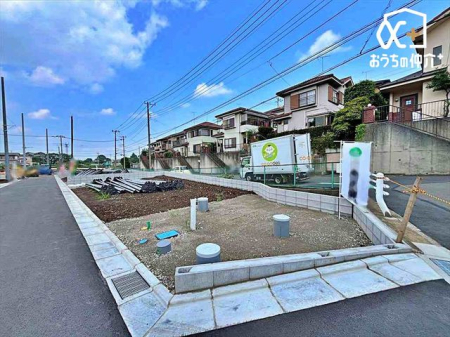 nOώʐ^ ՐÂȏZnŎqĉƑɃsb^B̂UKȗ΂Ɍb܂ꂽGAŁARɕ܂ꂽ₩ȕ炵邽߂́AƂ肠ZĂ܂B