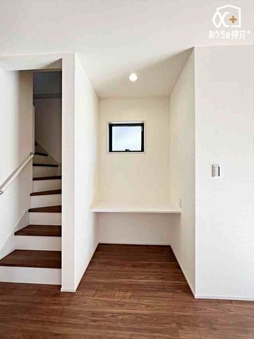 ���̑� ���r���O�ɂ���J�E���^�[�f�X�N�B