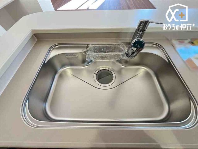 �L�b�`�� �L�X�Ƃ����V���N�̗l�q�ł��B�􂢕�������V���N�́A�����̐􂢕����y�������Ă���܂��B