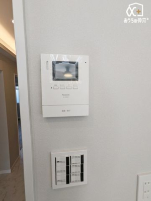 ̑ hƖʂłSTVj^[tC^[złB