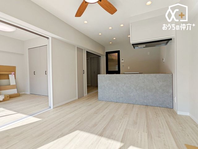 rO 10LDK̗lqłB eɍs₷rÓARƉƑW܂ԂɂȂ܂B