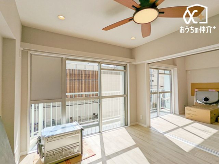 rO ƑRƏW܂Ԃ̃rÓAoRj[gz˂ރrOłB