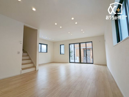 rO rO̗lqłB ƂrÓAe[u\t@uĂ]T̂郊rOłB