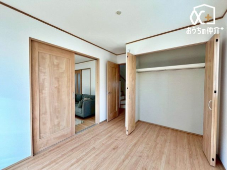 ���[ �P�K�m���ɂ͏\���ȍL���̃N���[�[�b�g�t���I�U�炩�肪���Ȉߗނ��܂Ƃ߂Ď��[�ł������ł��ˁB