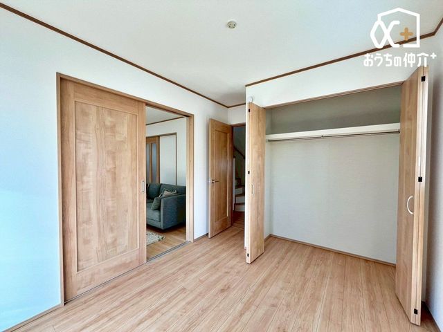 ���[ �P�K�m���ɂ͏\���ȍL���̃N���[�[�b�g�t���I�U�炩�肪���Ȉߗނ��܂Ƃ߂Ď��[�ł������ł��ˁB