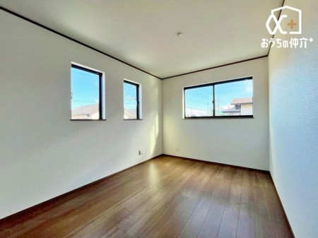 ���̑� 2�ʍ̌��Ŗ��邳�ƕ��ʂ��Ɍb�܂ꂽ6.5���̗m���B�C���e���A���������Ă�㎿�ȃv���C�x�[�g��Ԃł��B