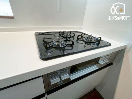 �L�b�`�� 3���R�����ƃO�����t���ł������̕����L����܂��B�@���������Y��ɂȂ邨�����ȒP�L�b�`���p�l�����������_�B�L�b�`���A�_�C�j���O����ʏ��ւ̓������Z���A�Ǝ��������A�b�v�I