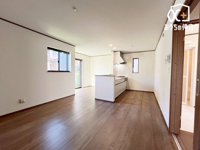 ���r���O �Ƒ��݂�Ȃ��u�₩�Ɍ��₩�ɉ߂�����悤�ɁA�D����������荞�񂾃��r���O�_�C�j���O�B�㎿�ȉ�����ɕ�܂��A���K�ŉ��₩�ȃv���C�x�[�g��Ԃł��B�O