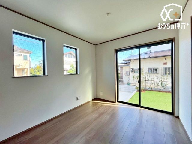 ���̑����� ���ɂ����r���O�̑����Ԃɂ��g���鎩�R�x�̂���5.25���̗m���ł��B�傫�ȑ����炽���Ղ�z�����������݂܂��B