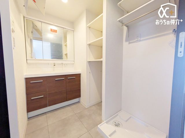 ʑEʏ `Wash room`Oʋ^Cv̐ʉϑłB̗oɂ[ł̂ŃX^CbVȋԂۂĂ܂I