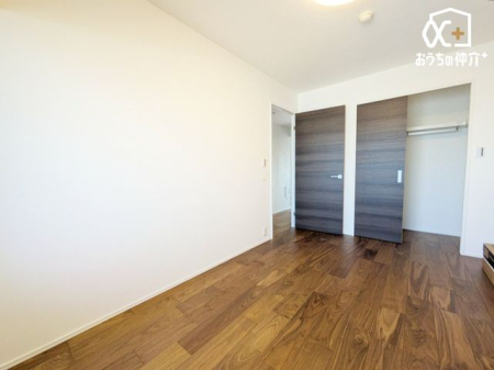 Q `Room`m̓i`ȃt[OƗF̕ǂACeAl̂ƂĂyłˁI