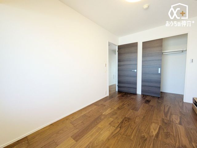 Q `Room`m̓i`ȃt[OƗF̕ǂACeAl̂ƂĂyłˁI