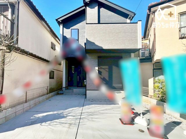  2�䕪�̒��ԃX�y�[�X���m�ہB���Ƒ��ł̎ԗ��p�◈�q���ɂ��֗��ȁA��Ƃ肠��J�[�X�y�[�X�ł��B