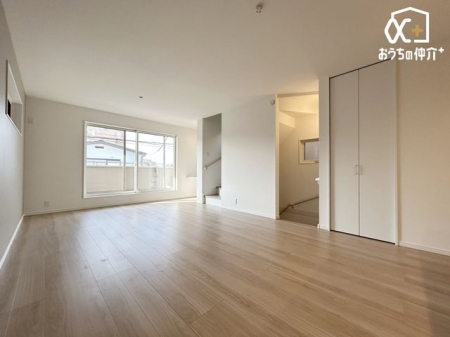 ���r���O -